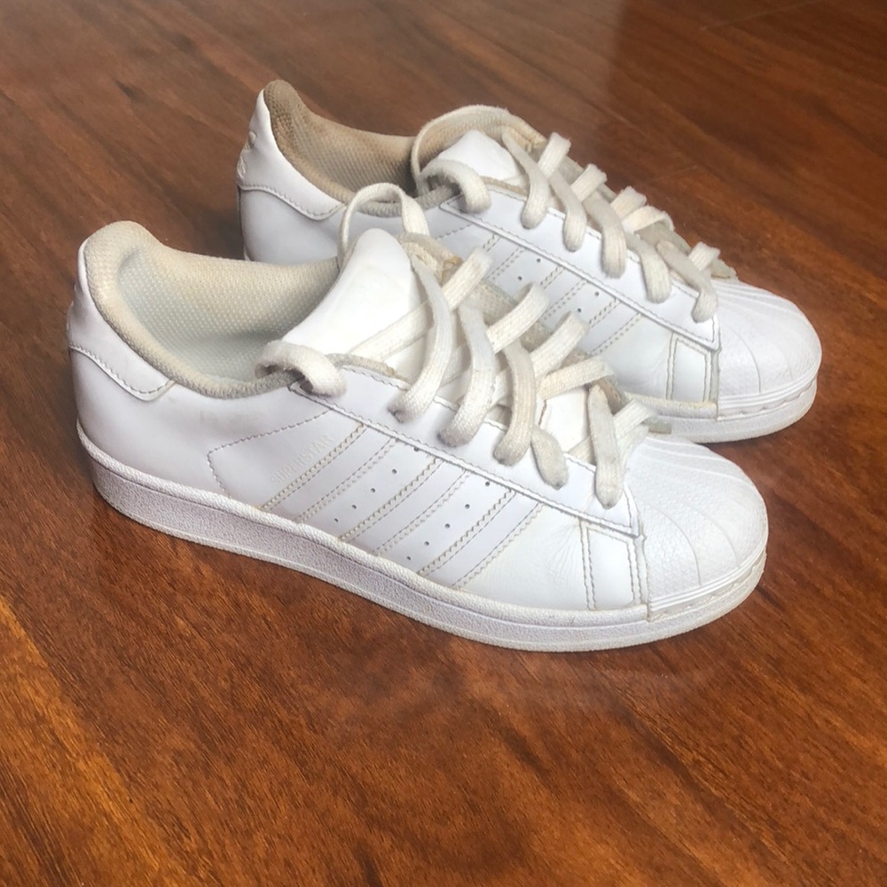 COPY - White Shelltop Adidas